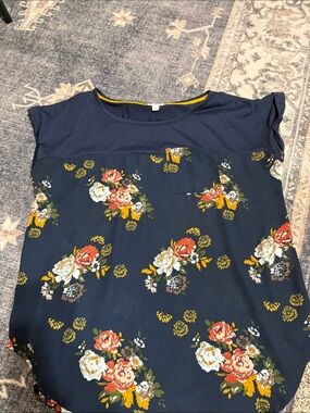 Navy Floral Short-Sleeve Pocket Blouse